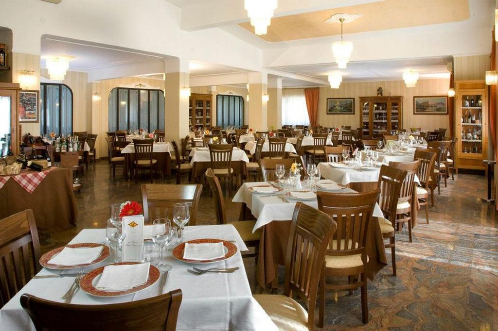 Hotel Ristorante Donato Calvizzano Exterior foto