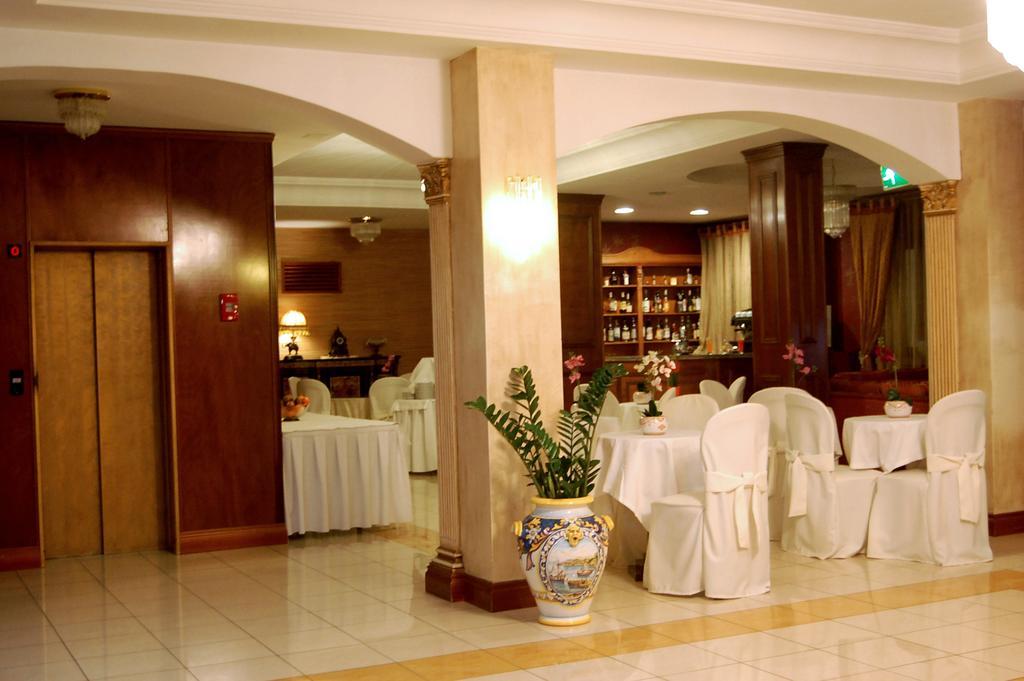 Hotel Ristorante Donato Calvizzano Exterior foto