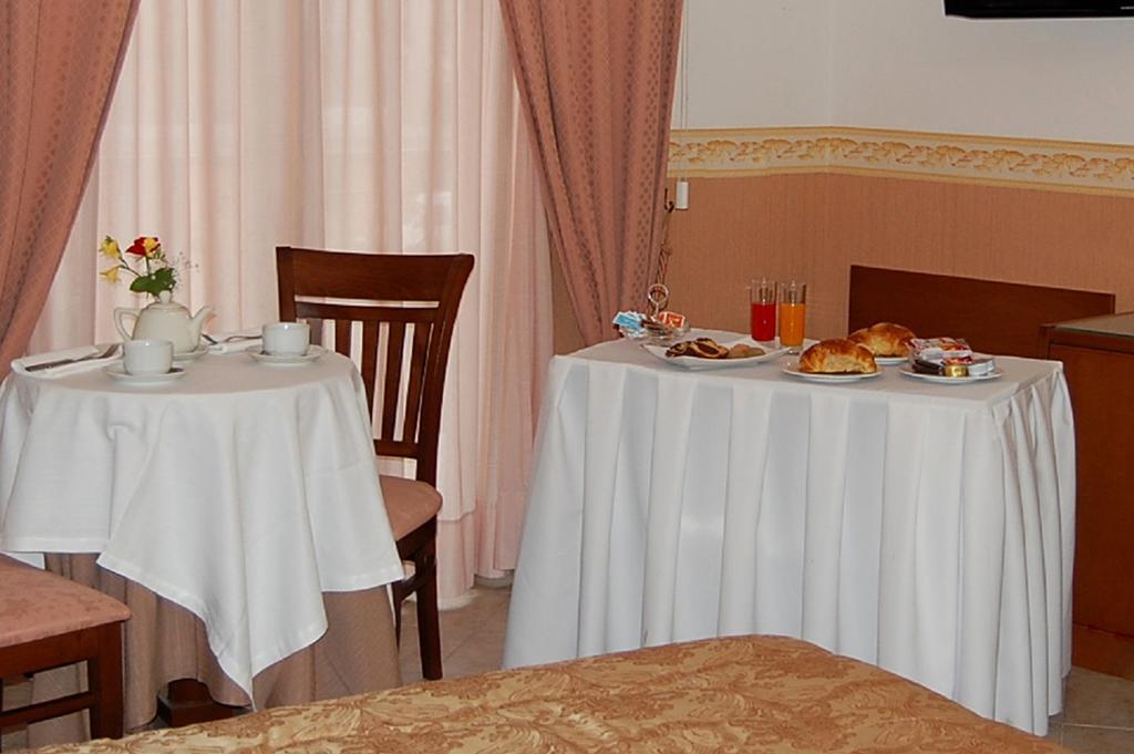 Hotel Ristorante Donato Calvizzano Exterior foto